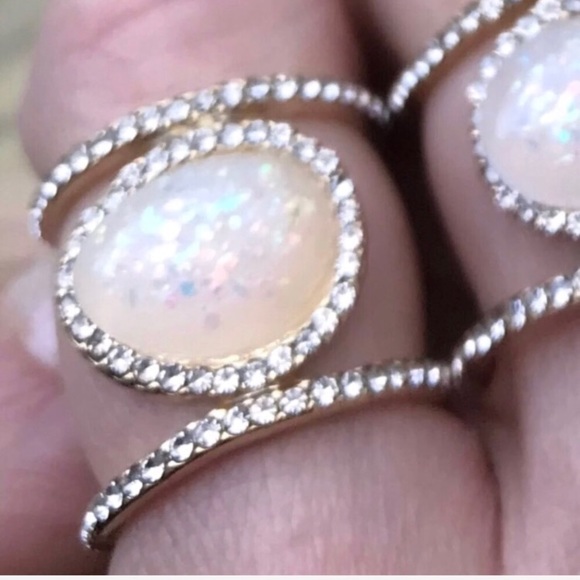 LAST!🆕 Iridescent embellished moonstone like ring - Picture 3 of 4